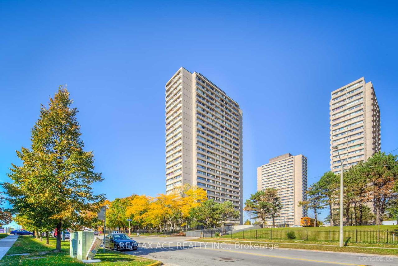 715-don-mills-road-east-york-ontario-c13435108