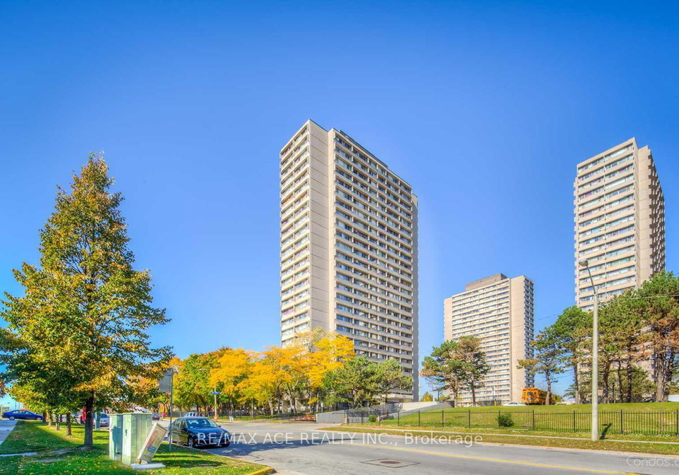 715-don-mills-road-east-york-ontario-c13435108