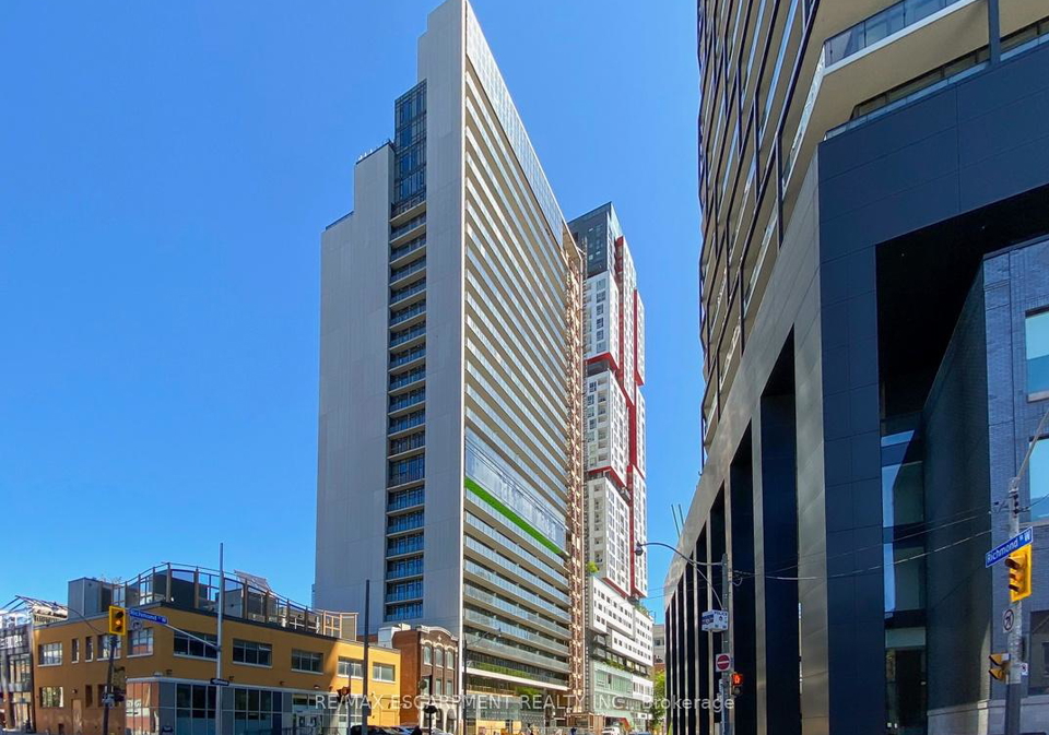 330-richmond-street-w-toronto-ontario-c13435162