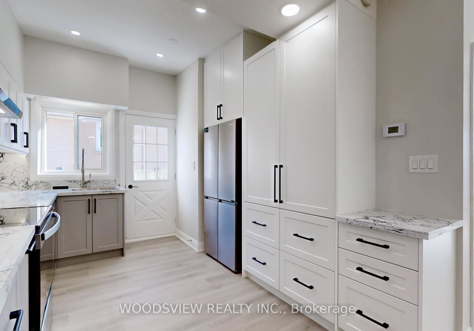 56-niantic-crescent-north-york-ontario-c13435254