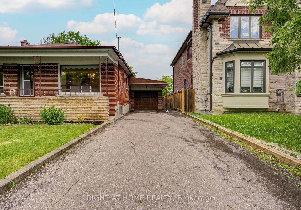 124-patricia-avenue-toronto-ontario-c13435342