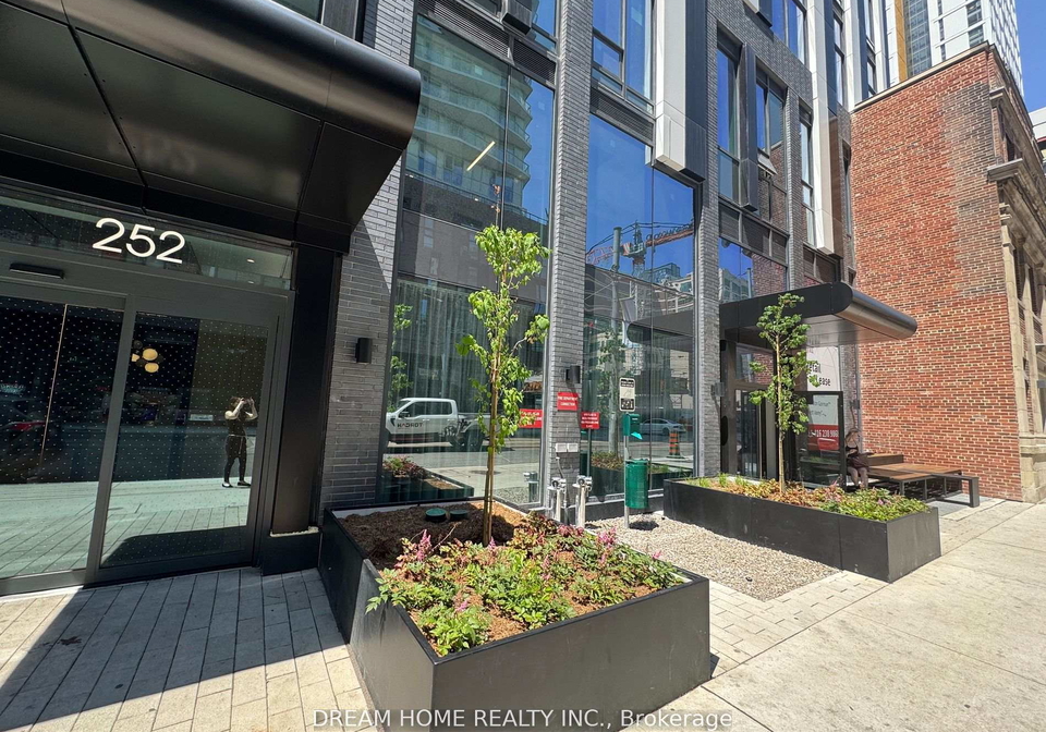 252-church-street-toronto-ontario-c13435354