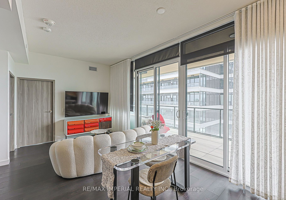 1-concord-cityplace-way-toronto-ontario-c13435412