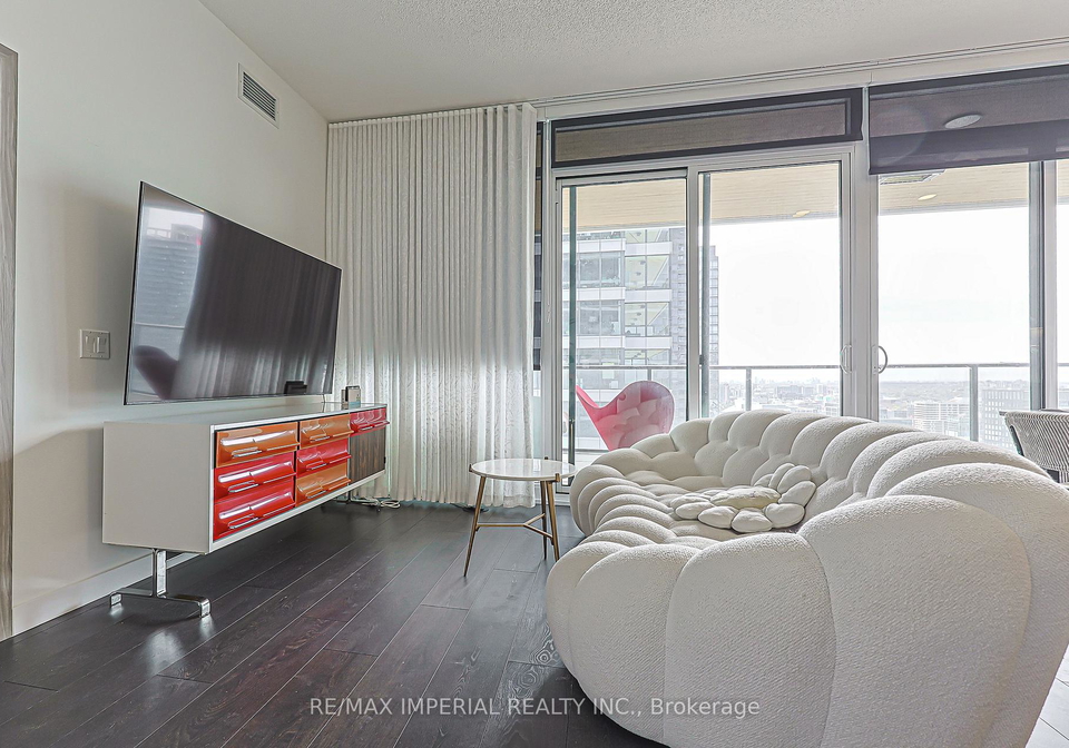 1-concord-cityplace-way-toronto-ontario-c13435412