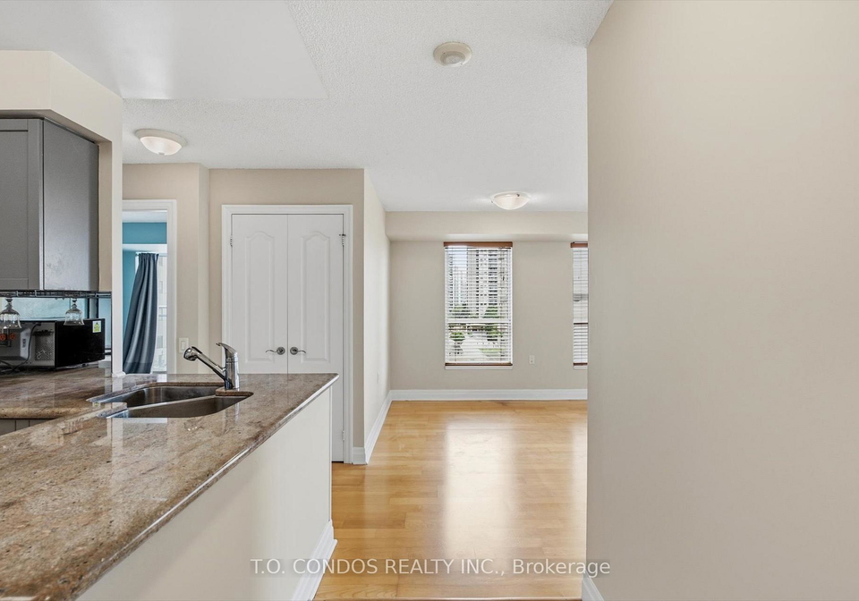 21-hillcrest-avenue-north-york-ontario-c13435530