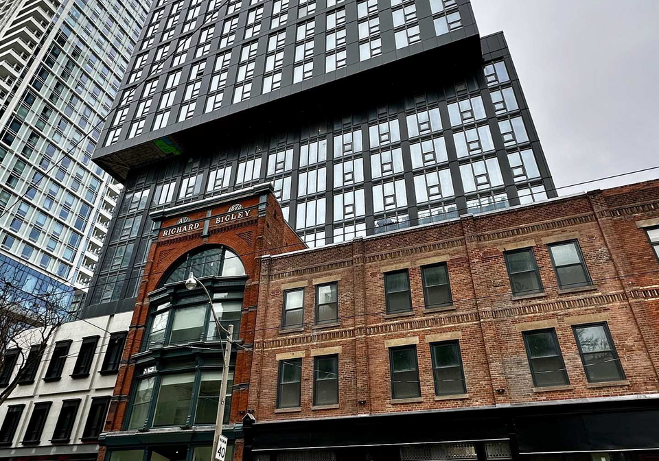 100-queen-street-e-toronto-ontario-c13435602