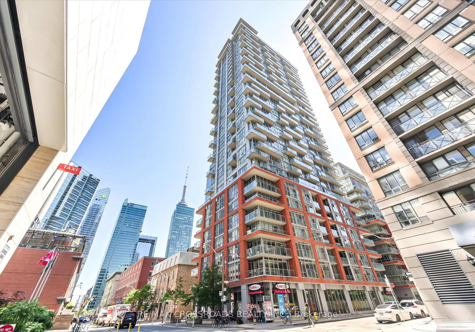 126-simcoe-street-toronto-ontario-c13435622