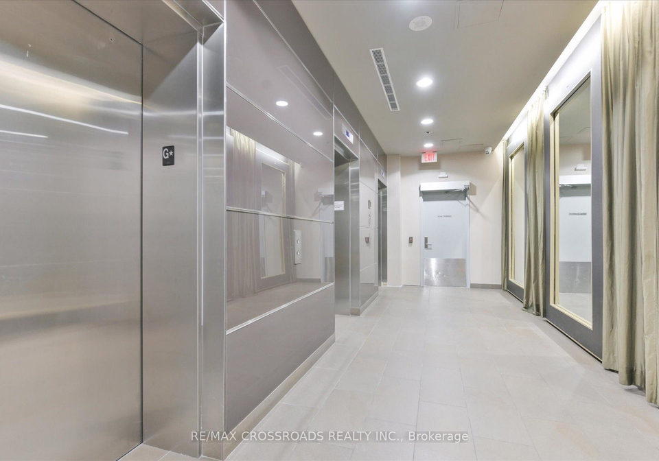 126-simcoe-street-toronto-ontario-c13435622