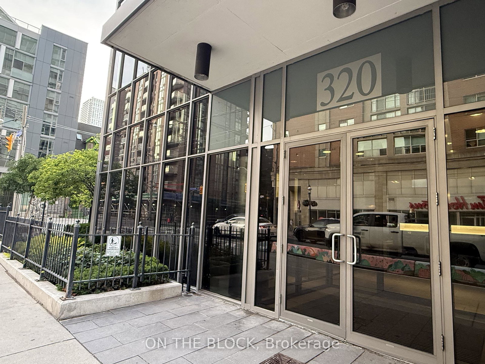 320-richmond-street-e-toronto-ontario-c13435642