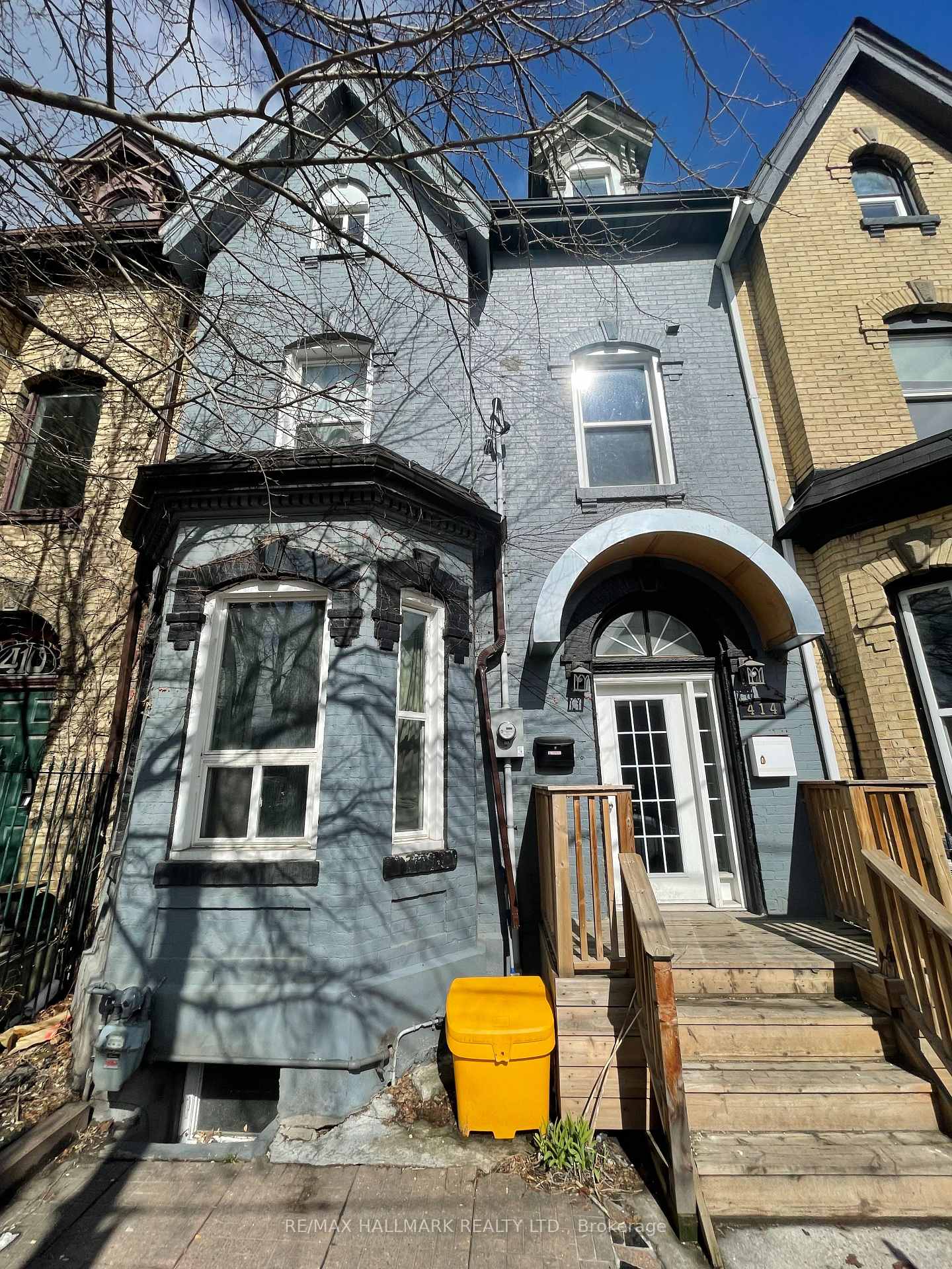 414-dundas-street-e-toronto-ontario-c13435700