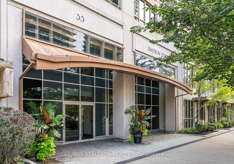 35-bastion-street-toronto-ontario-c13435836