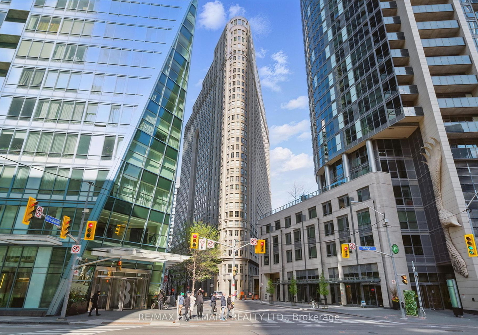 25-the-esplanade-toronto-ontario-c13435910