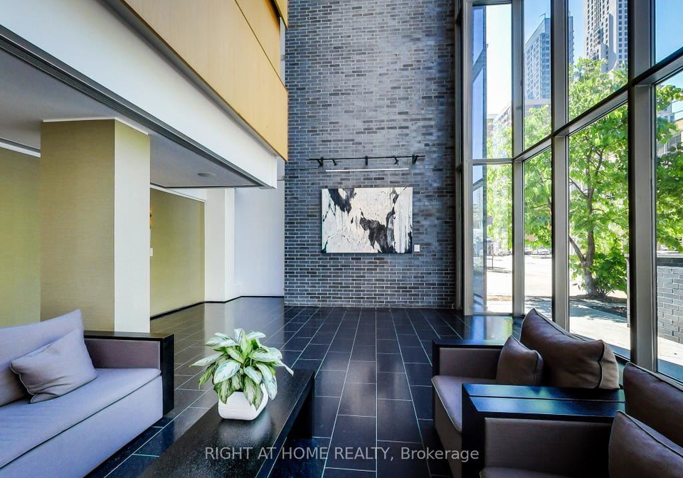 33-charles-street-toronto-ontario-c13436132
