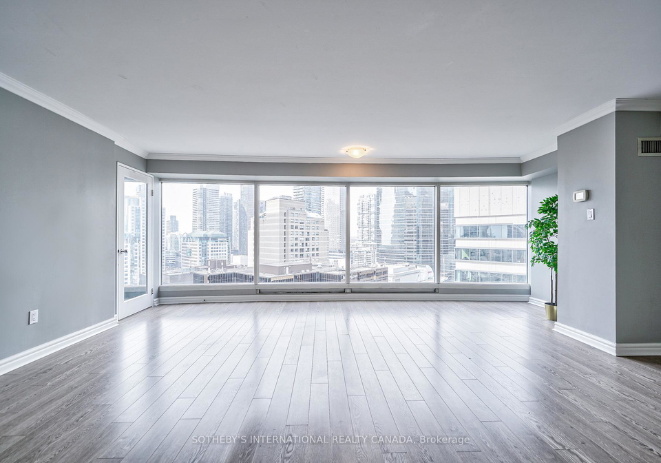33-university-avenue-toronto-ontario-c13436186