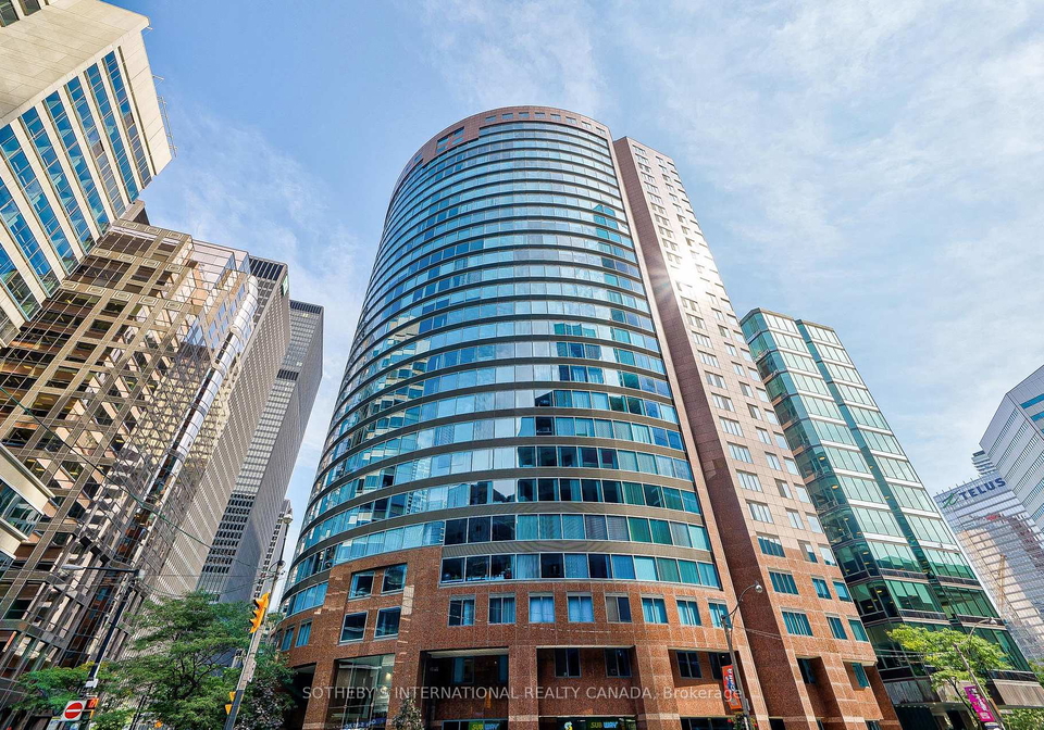 33-university-avenue-toronto-ontario-c13436186
