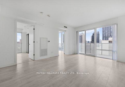 501-yonge-street-toronto-ontario-c13436228