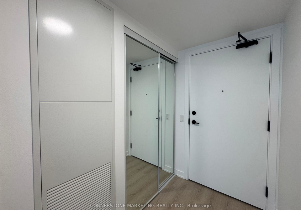 100-queen-street-e-toronto-ontario-c13436242