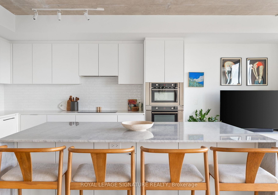 899-college-street-toronto-ontario-c13436354