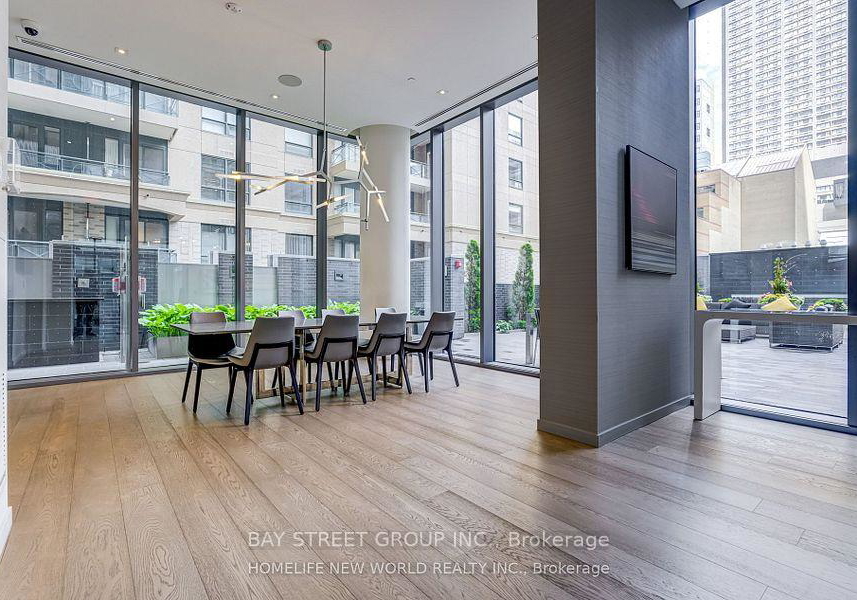 42-charles-street-e-toronto-ontario-c13436358