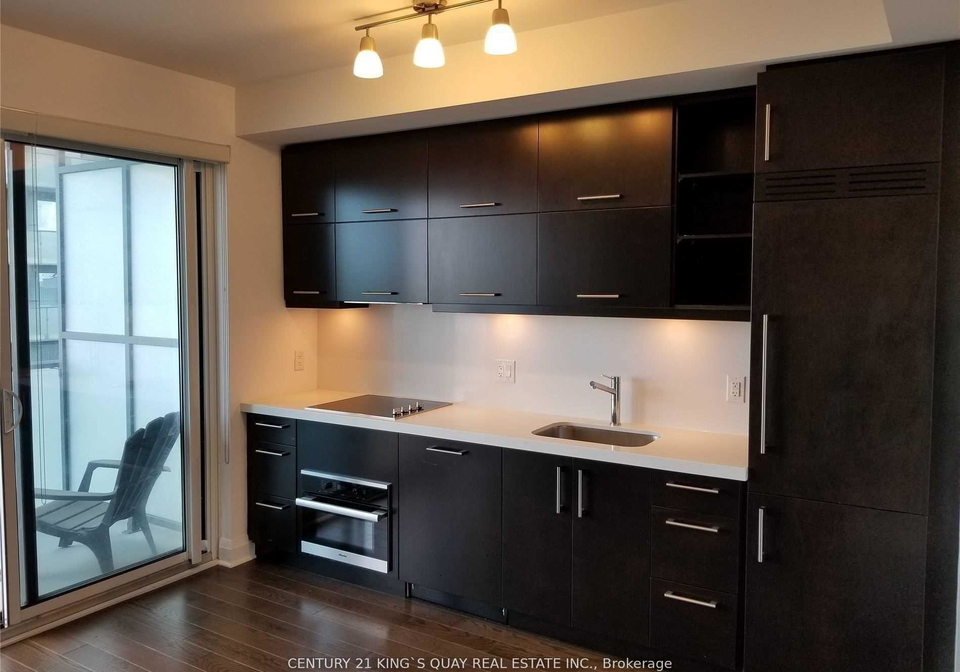 1080-bay-street-toronto-ontario-c13436510