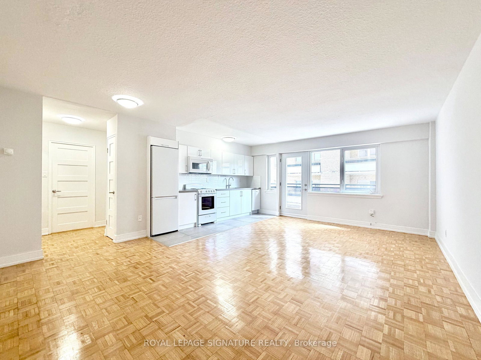 95-lawton-boulevard-toronto-ontario-c13436572