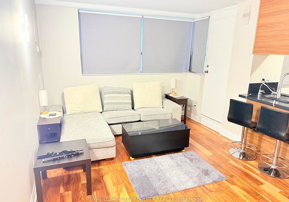 60-saint-patrick-street-toronto-ontario-c13436774