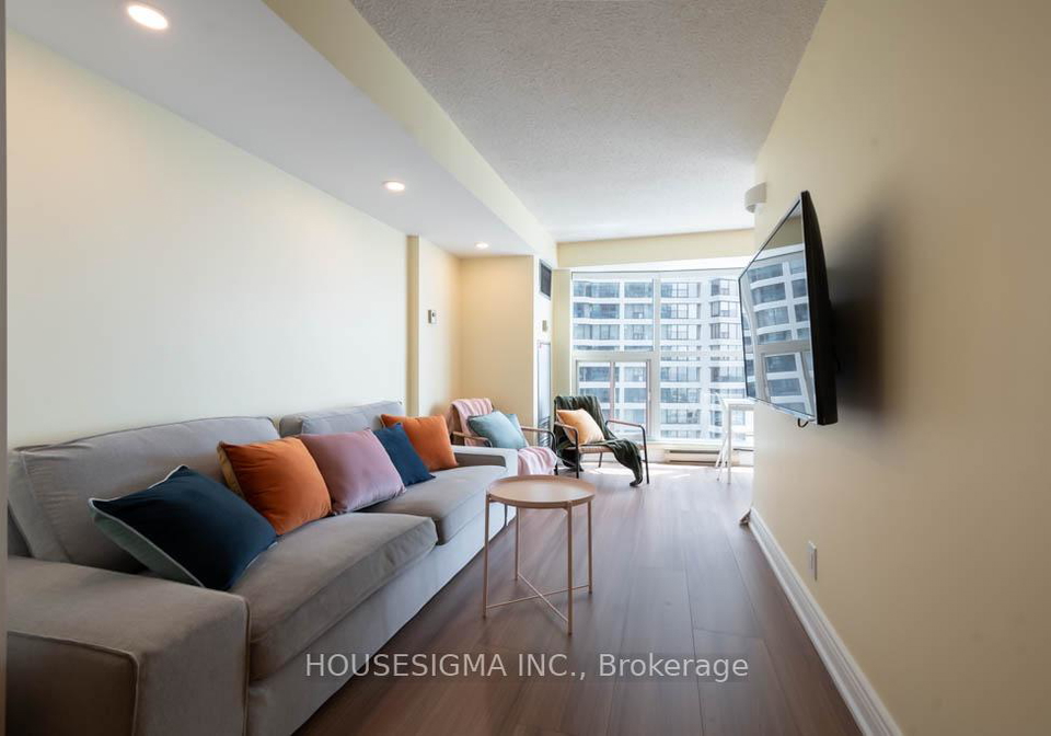 77-harbour-square-toronto-ontario-c13436996