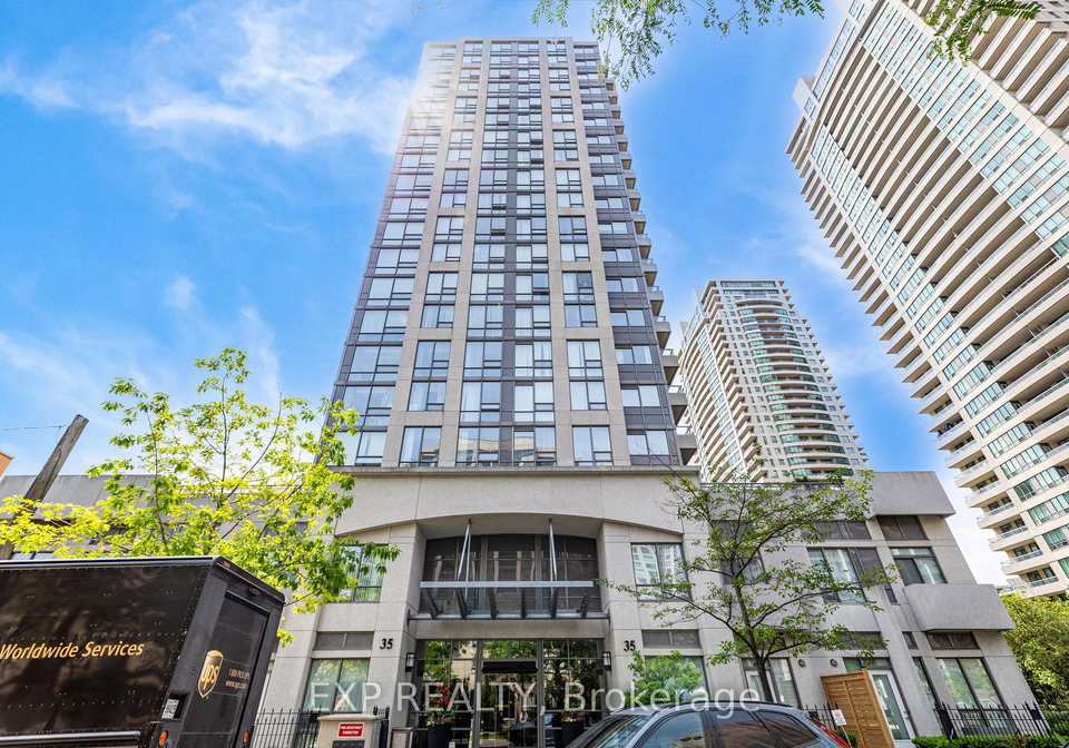 35-hollywood-avenue-north-york-ontario-c13437044
