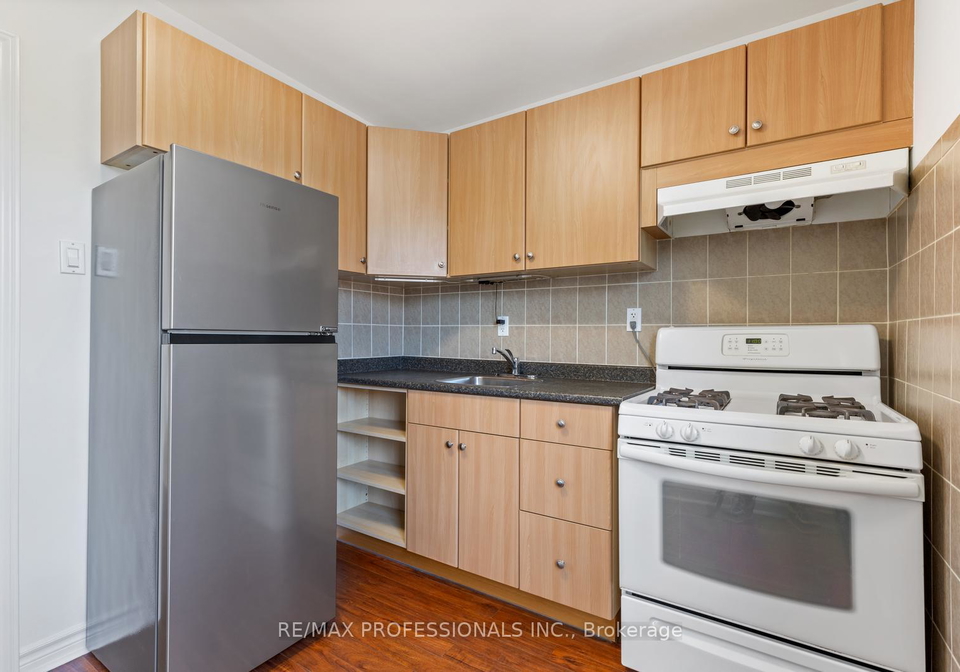 8-parr-street-toronto-ontario-c13437262