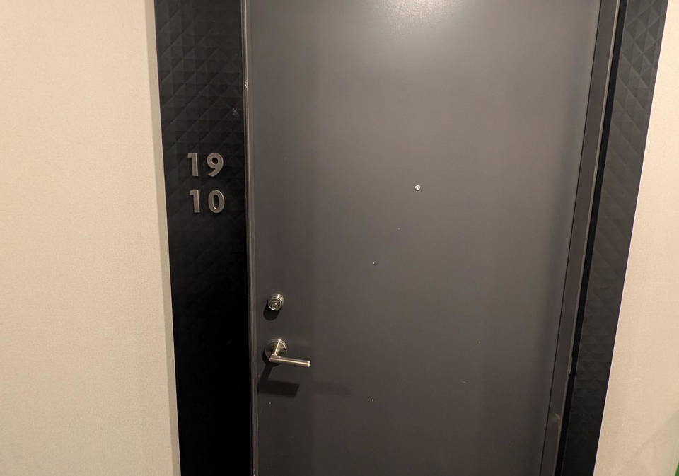 8-wellesley-street-w-toronto-ontario-c13437318