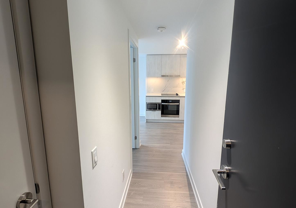 8-wellesley-street-w-toronto-ontario-c13437318