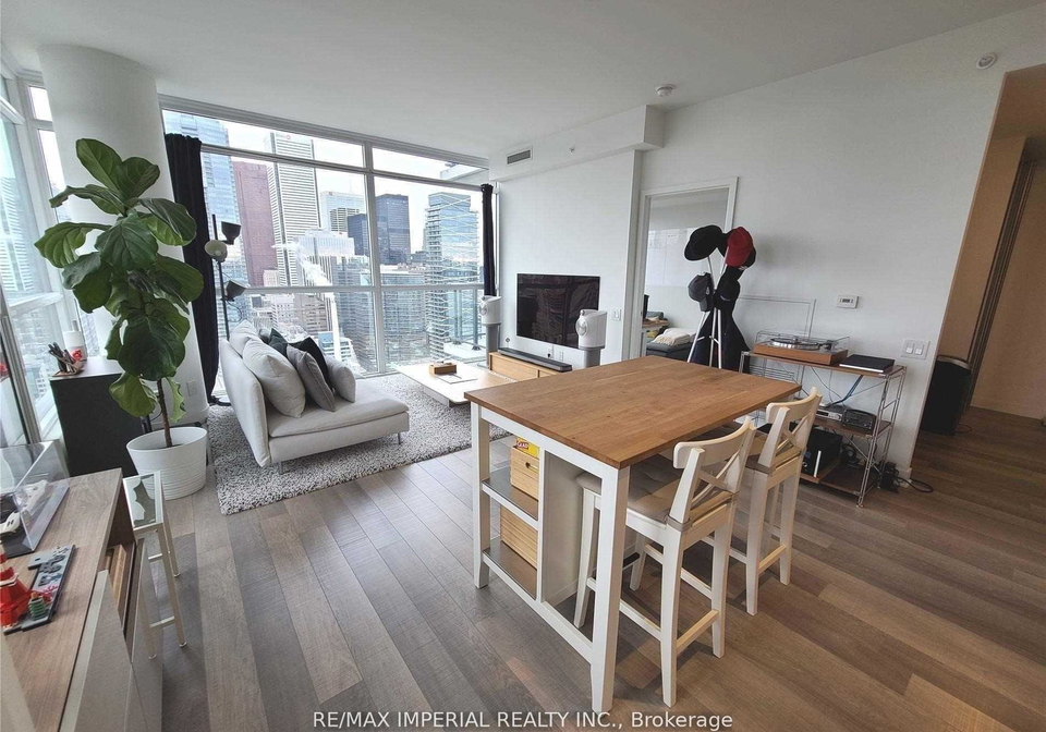 290-adelaide-street-w-toronto-ontario-c13437462
