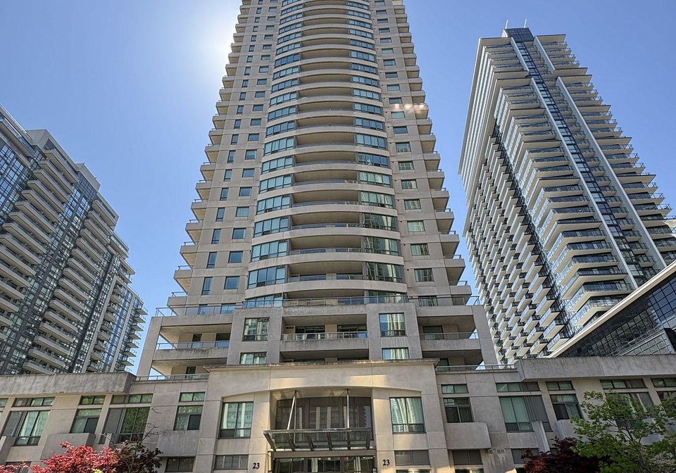 23-hollywood-avenue-north-york-ontario-c13437610