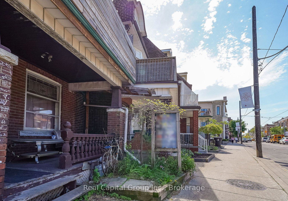 1393-dundas-street-w-toronto-ontario-c13437800