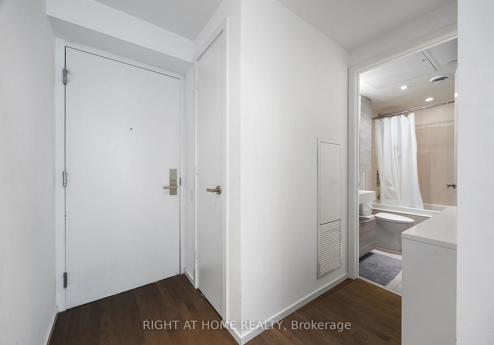 5-st-joseph-street-toronto-ontario-c13437836