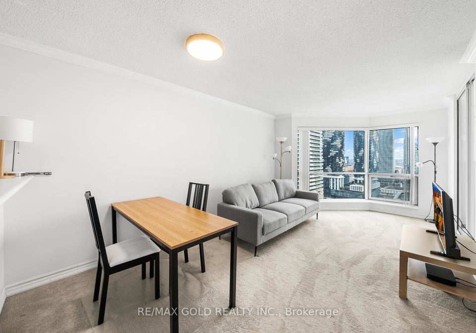 10-yonge-street-toronto-ontario-c13437888