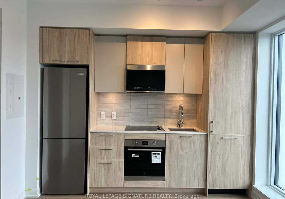 10-oak-street-toronto-ontario-c13437976