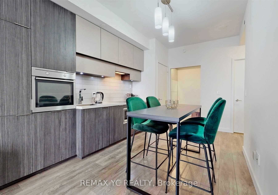 8-eglinton-avenue-e-toronto-ontario-c13437984