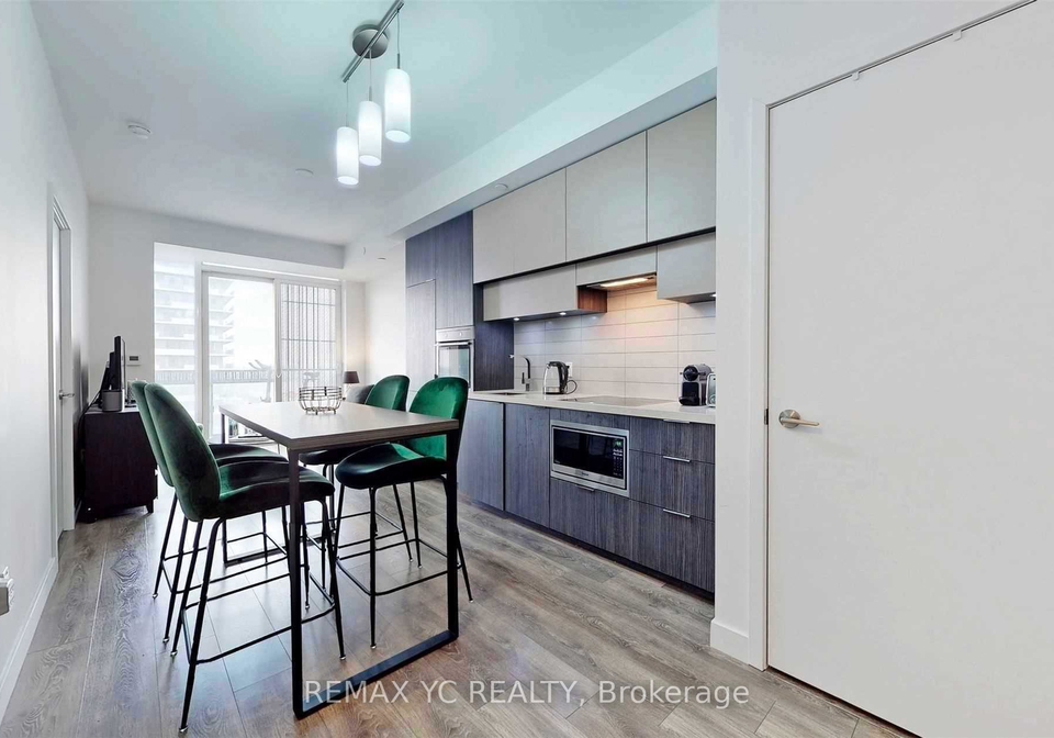 8-eglinton-avenue-e-toronto-ontario-c13437984