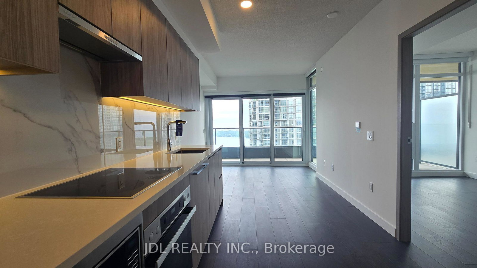 1-concord-cityplace-way-toronto-ontario-c13438006