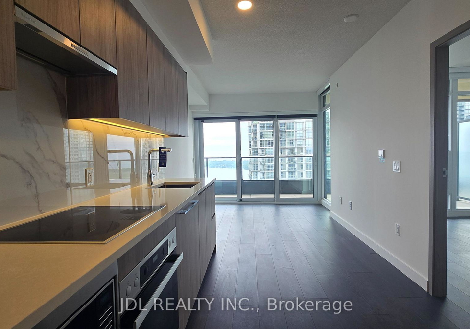 1-concord-cityplace-way-toronto-ontario-c13438006