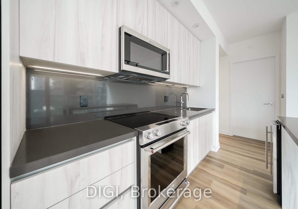 8-gloucester-street-toronto-ontario-c13438064