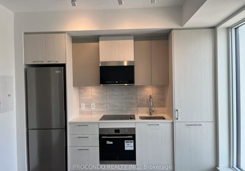 10-oak-st-street-e-toronto-ontario-c13438132