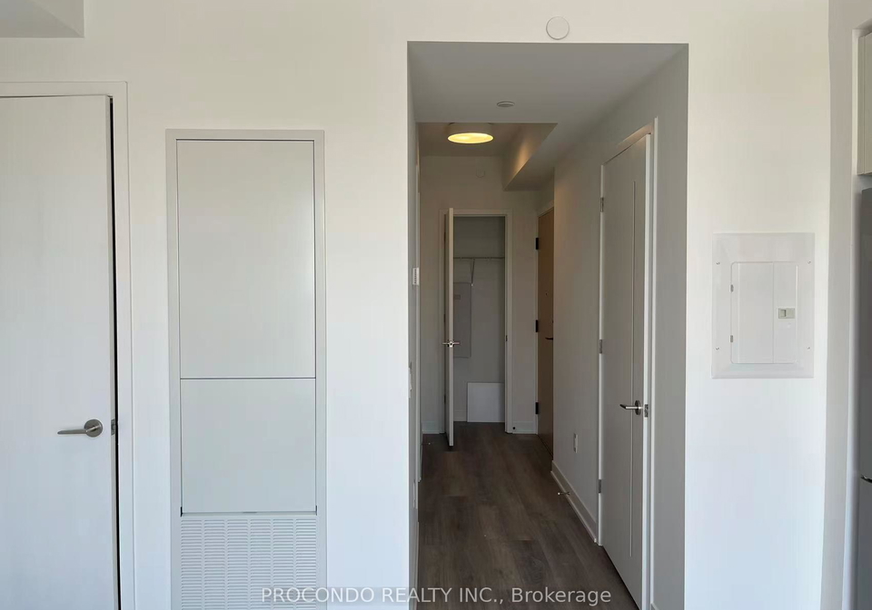 10-oak-st-street-e-toronto-ontario-c13438132
