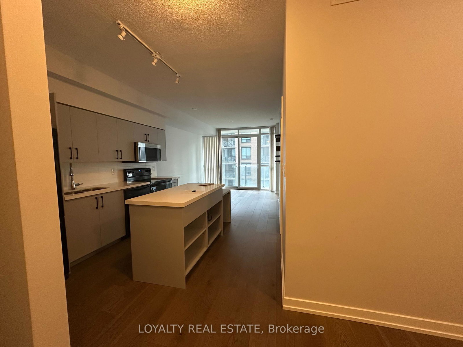 126-simcoe-street-toronto-ontario-c13438350