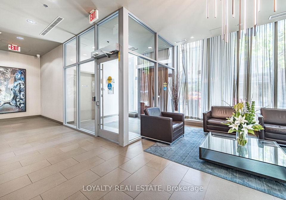 126-simcoe-street-toronto-ontario-c13438350