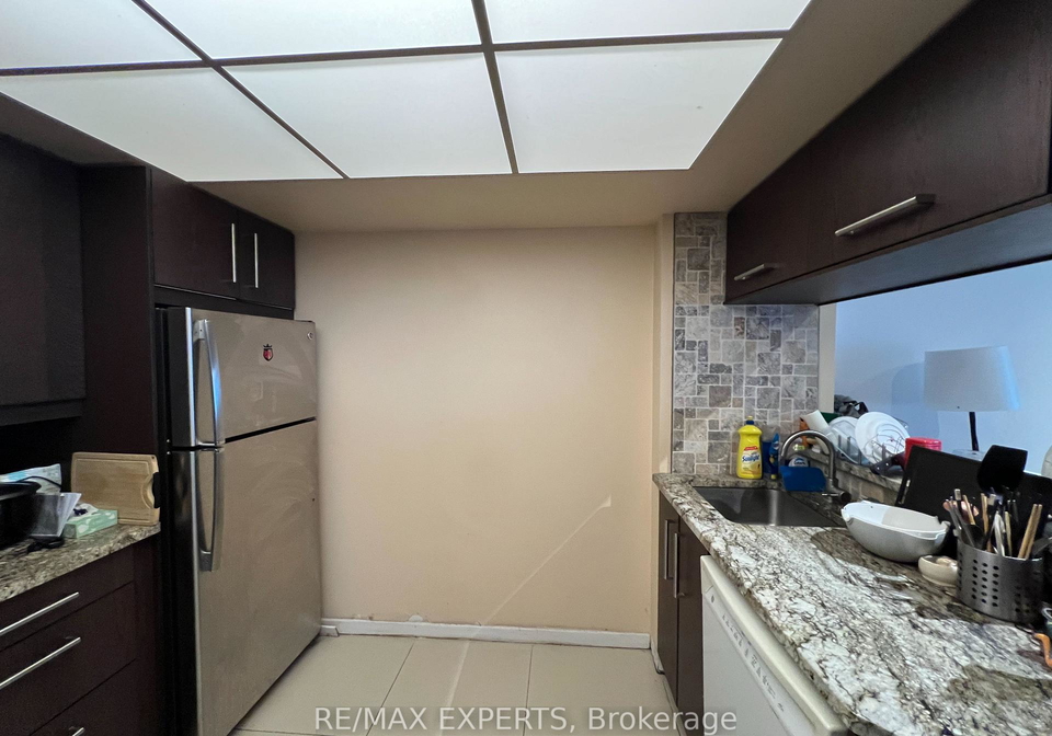 1001-bay-street-toronto-ontario-c13438428