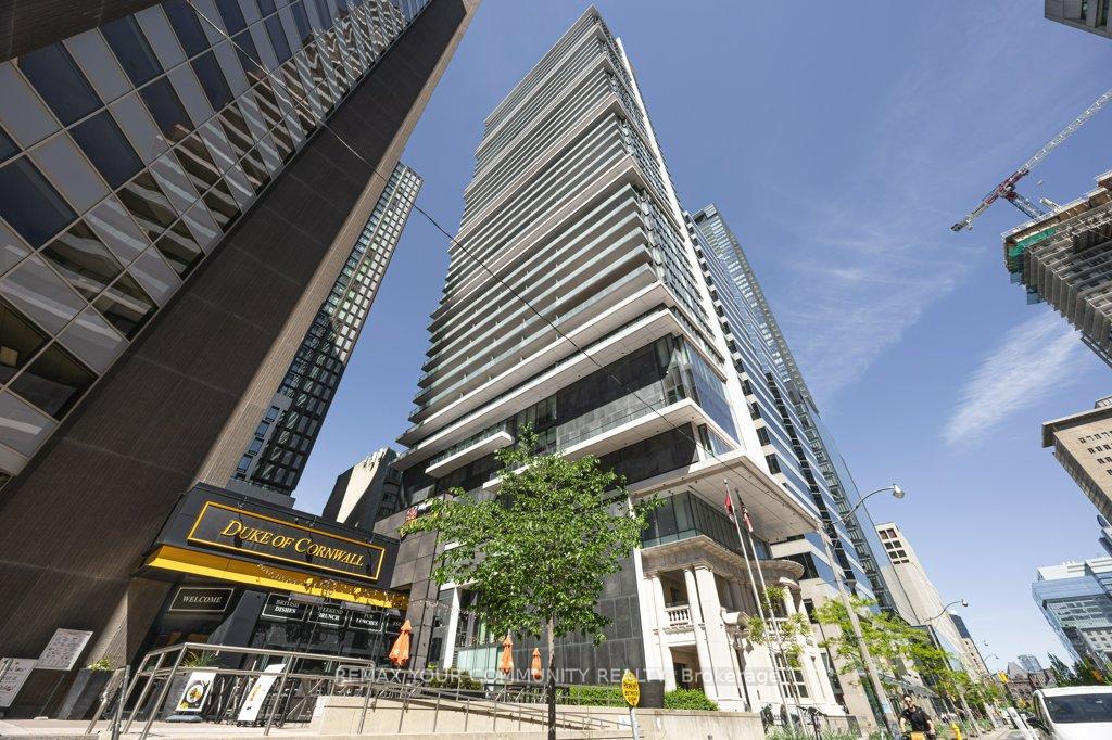 426-university-avenue-toronto-ontario-c13438528