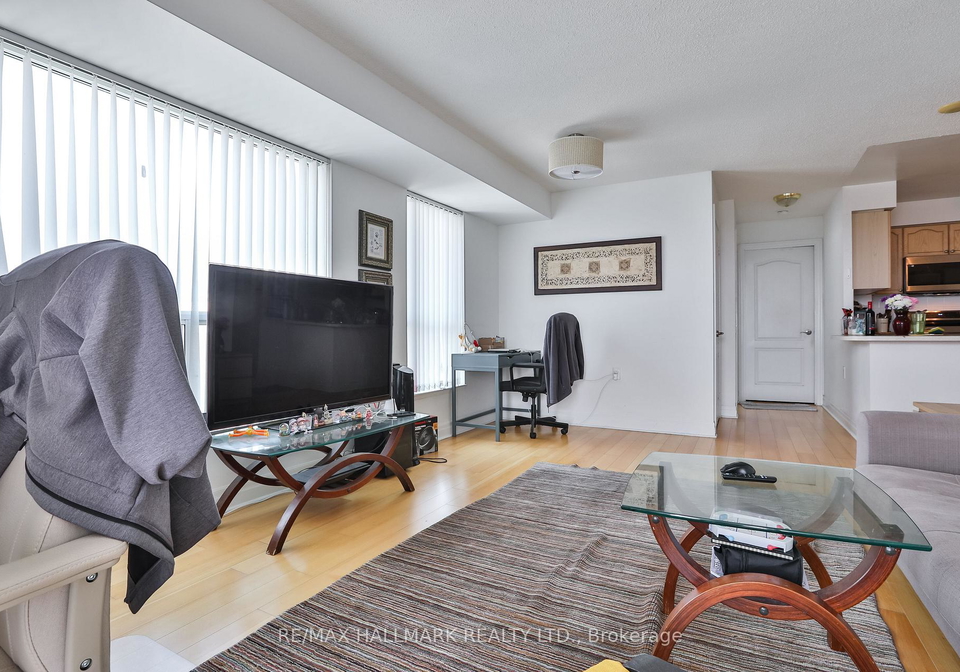 21-hillcrest-avenue-north-york-ontario-c13438604