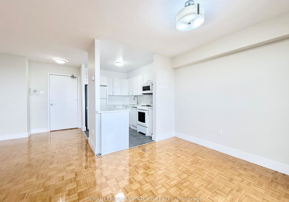666-spadina-avenue-toronto-ontario-c13439178